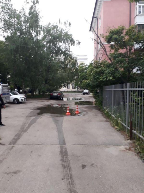 В Ставрополе двигавшаяся задним ходом иномарка сбила пенсионерку